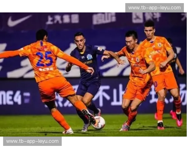 绿茵激情，巅峰对决：鲁能vs富力全场回顾，一场荡气回肠的足球史诗